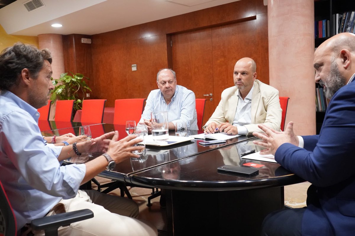 <a href="/CAFBALEARES/">CAFBAL</a> <a href="/JaimeMartinez/">Jaime Martínez Llabrés</a> 

REUNIÓN EN EL AYUNTAMIENTO DE PALMA

cafbal.com/es/actualidad/…