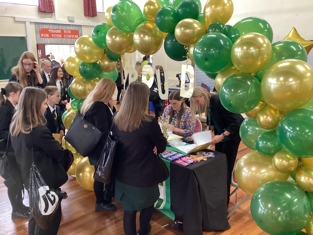 Filey_Academy's tweet image. Our first ever PROUD THURSDAY.

Such a wonderful morning with our students.

Proud students. Proud staff. Proud team.
#Filey