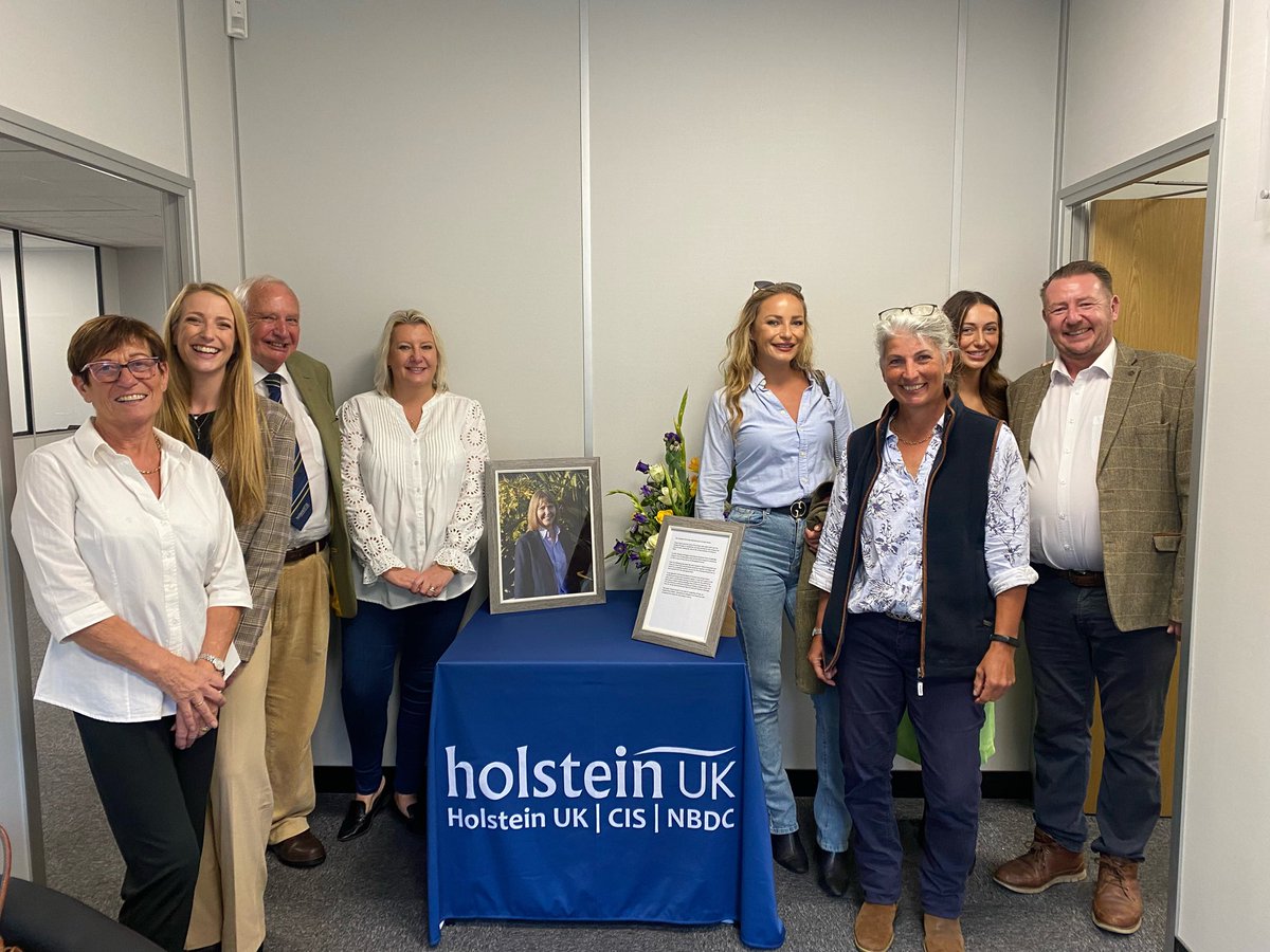 TomCope5's tweet photo. One of the proudest days of my life #holsteinuk #cis #cisuk #cattleinformationservices #scopehouse https://t.co/JzHAfmvimd