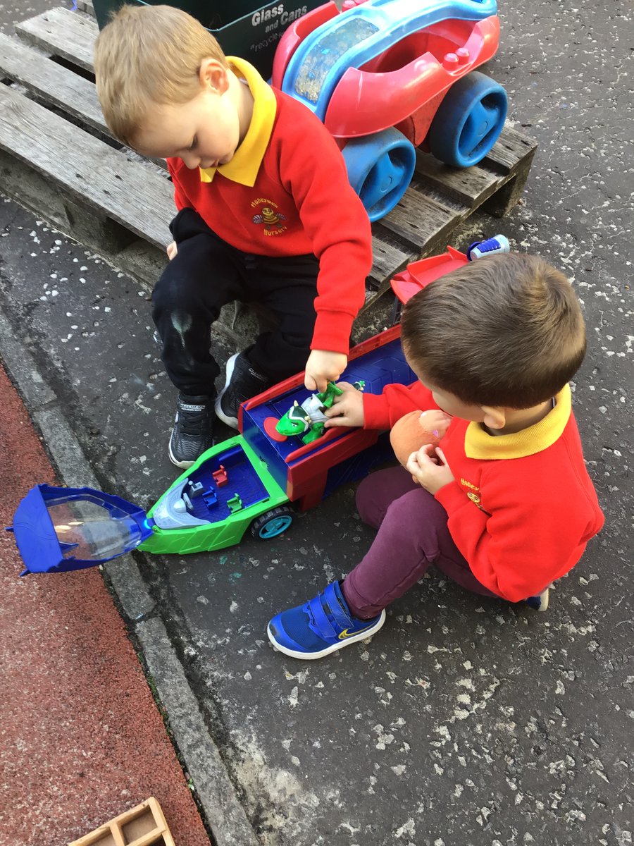 Honeywellnurs's tweet image. Making friends😍#buildingfriendships
