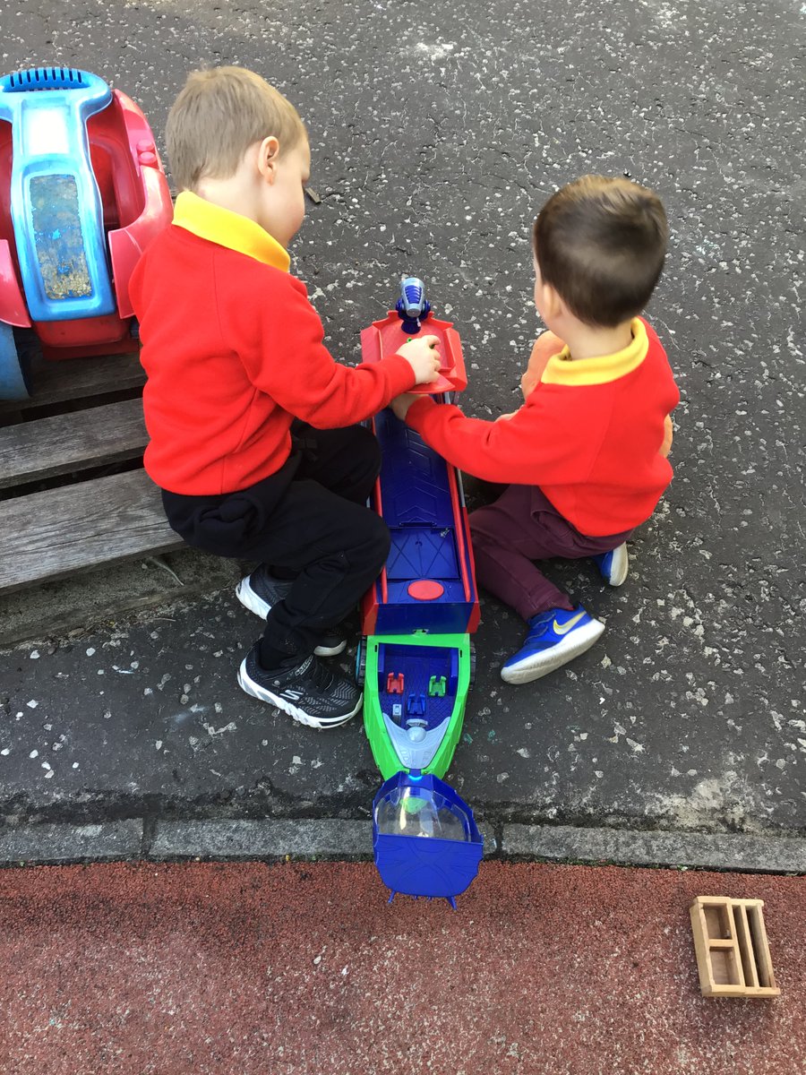 Honeywellnurs's tweet image. Making friends😍#buildingfriendships