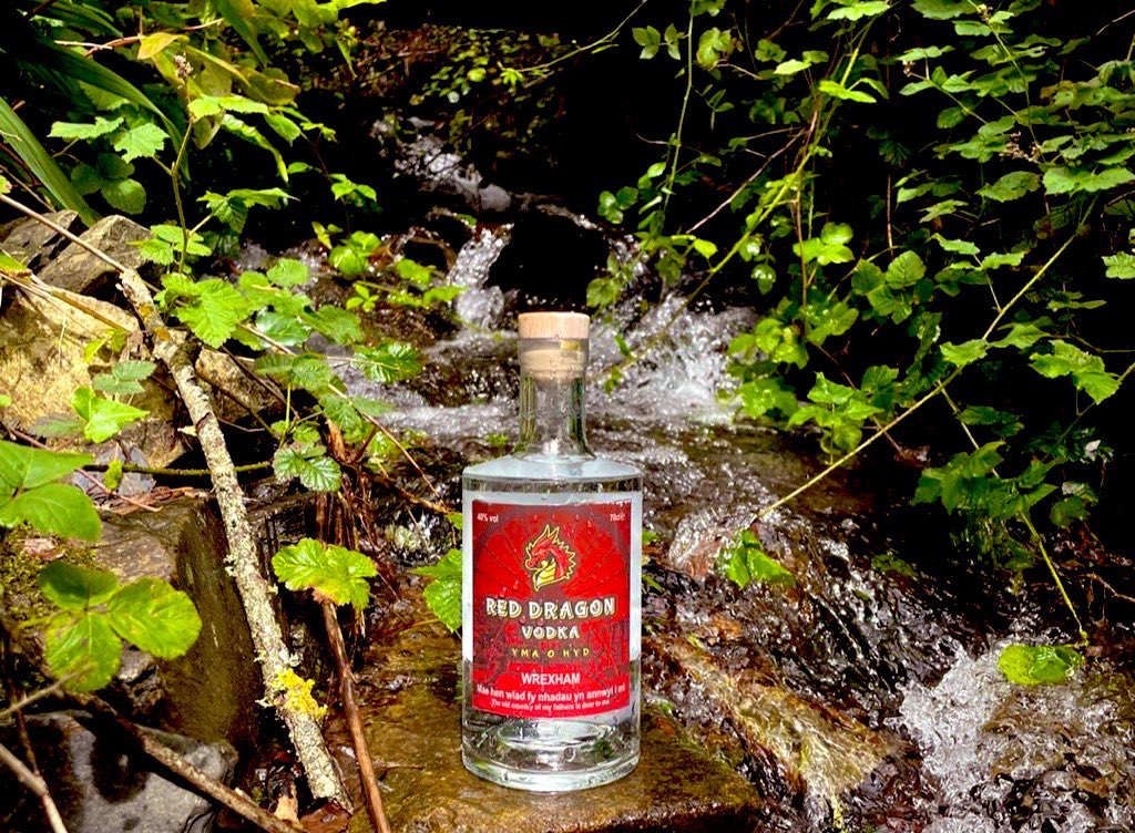 🔥 PLS RT: Exciting Giveaway Alert! We will be giving away a #Free bottle of #RedDragonVodka to one lucky account who #Retweets this Tweet & the tweet below & a bottle to the person with highest #donation to @FCUtdofWxm donation page. To Donate: gofund.me/f012487c