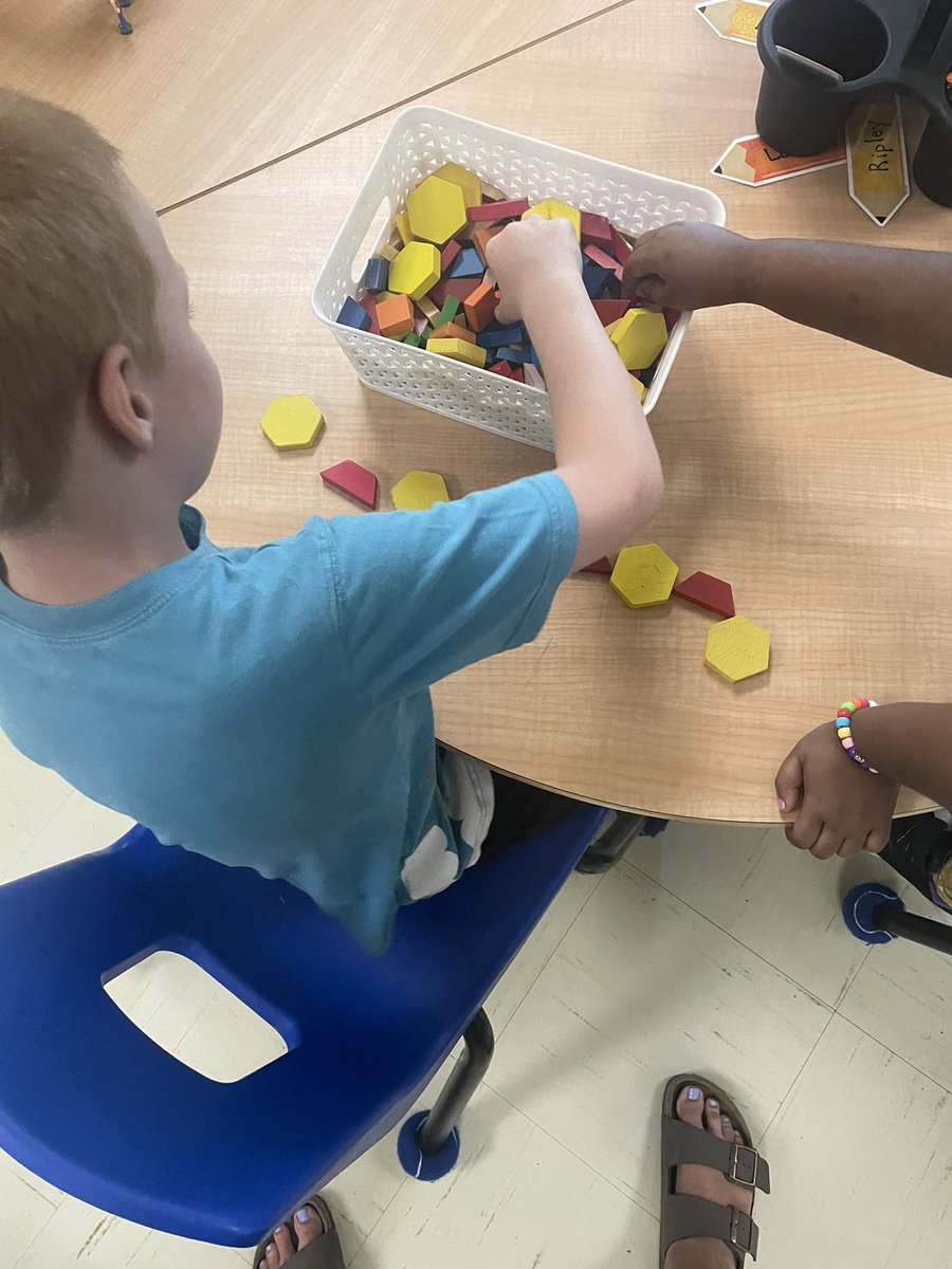 MsBurnsOCSB's tweet photo. We had so much fun using materials in the classroom to create patterns with a classmate 😊 https://t.co/pTumcTwv4j