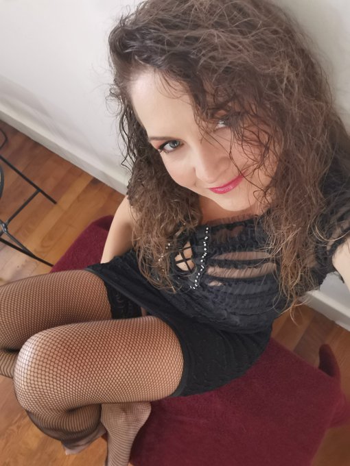 Retrouve-moi vite sur mon https://t.co/skPE5TY2Uj 🔥 La suite est DISPO 😋 https://t.co/1Evqmr5x5S