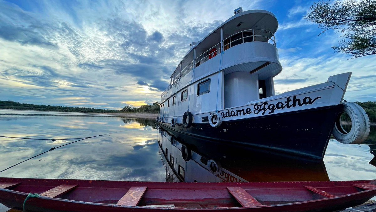 _Mamuclos's tweet photo. Ruderschaden, einfach Shit ! 
Die 18h schleppen zum Hafen sind da noch da kleinste übel. 
Bin richtig gut drauf …. https://t.co/OQIfoy0LBp