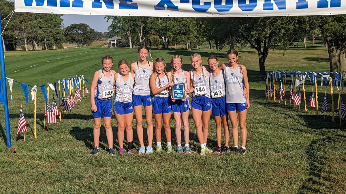 BrianKesting's tweet image. JH girls win their home XC meet
