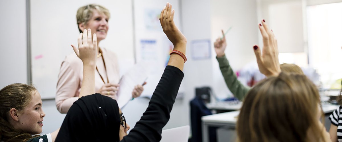 Onderhandelaarsakkoord over cao voortgezet onderwijs: 10 procent loonsverhoging.  De cao heeft een looptijd van 17 maanden, van 1 mei 2023 tot 1 oktober 2024. vo-raad.nl/nieuws/onderha…