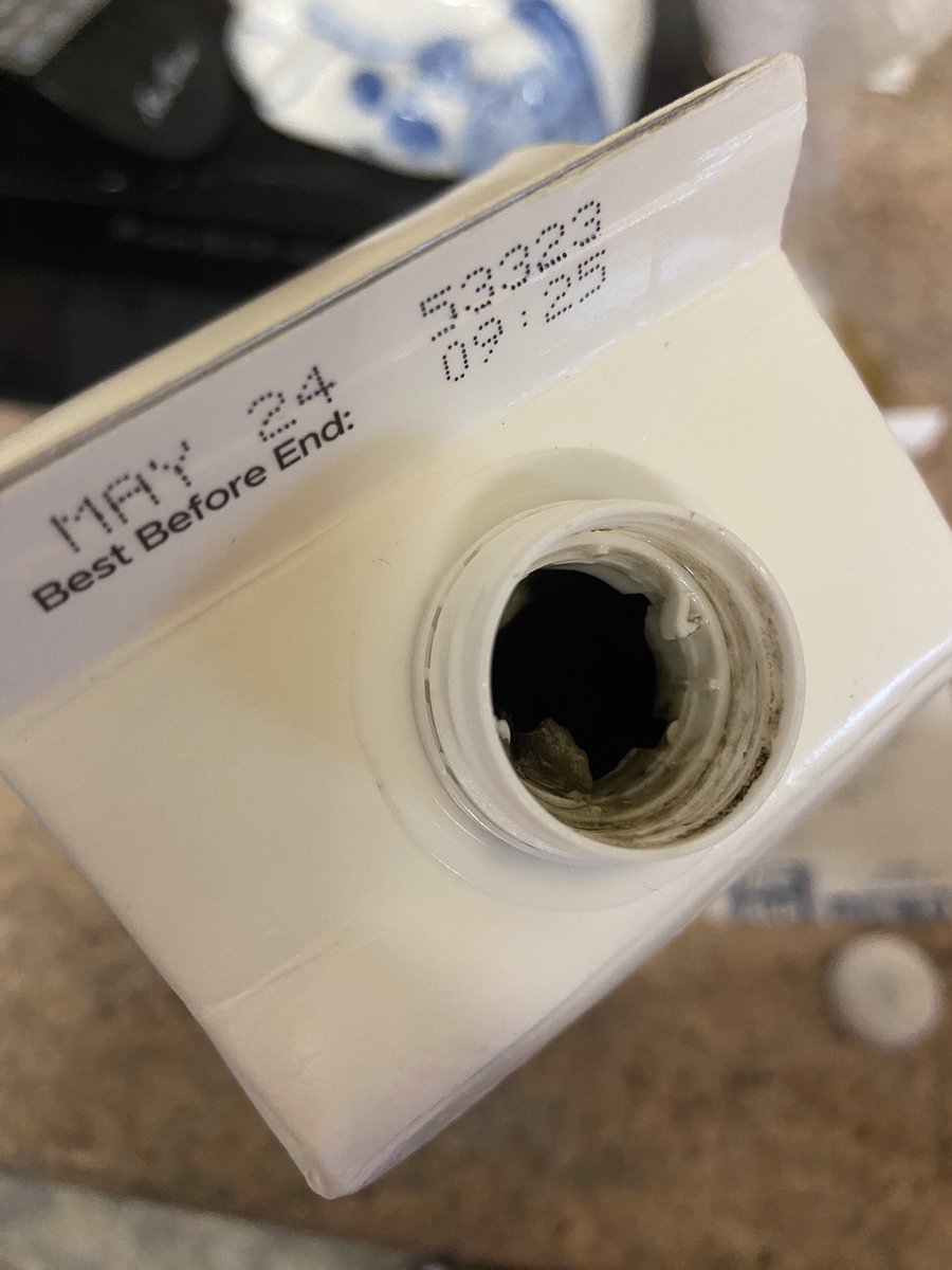 make_upbydani's tweet photo. Bought this apple juice from @AldiUK yesterday and this is what I poured out of it. Absolutely disgusting, mould around the lid also. https://t.co/GiKwncVOr3