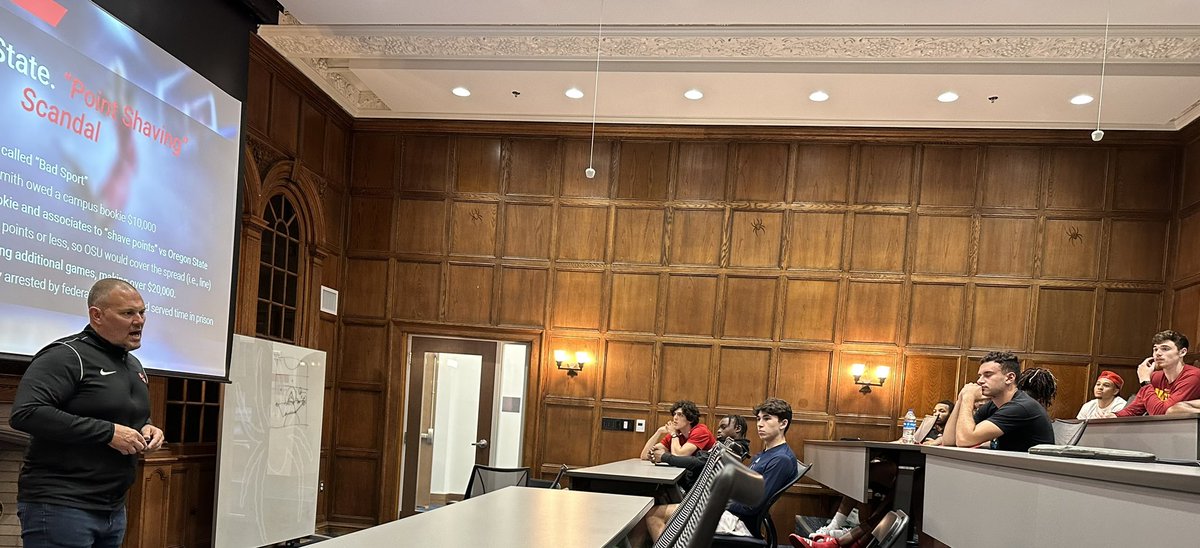 SpidersRules's tweet image. Important, informative visit from @epicpgc to @SpiderAthletics this week concerning sports wagering and how student-athletes / staff can protect themselves in this space. Thank you!