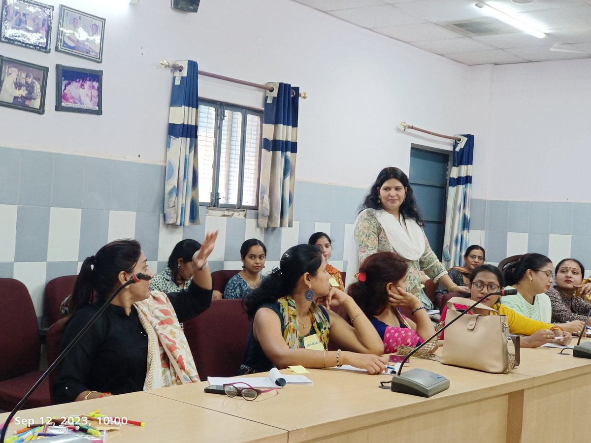 karshan01's tweet image. 🌟Teachers, the real change-makers!💡
Equipping educators with #Entrepreneurshipmindset training is the key to fostering innovation, adaptability, and leadership in our students. Let's empower our teachers for a brighter future! 🚀
@Dir_Education @EMCCLASS
#TeachersTraining