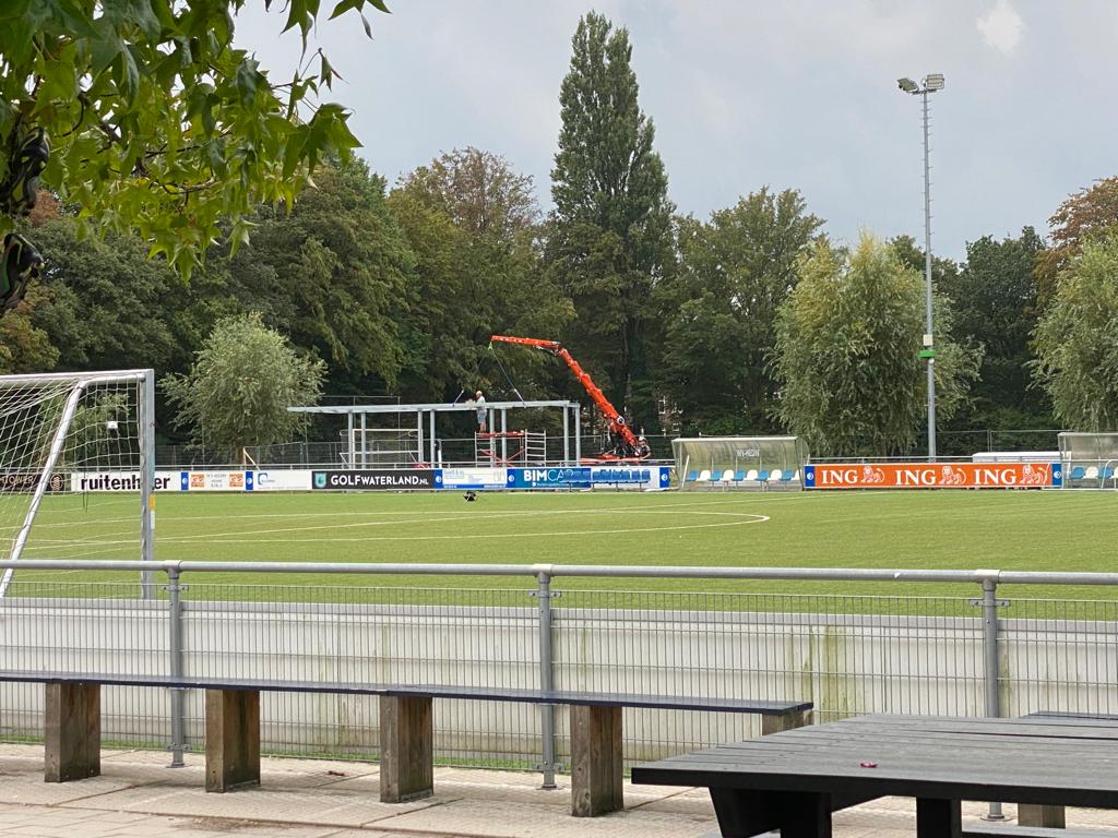 WVHEDW's tweet image. Het geraamte van de nieuwe tribune(s) vandaag geplaatst! #progressie #WVtribunes