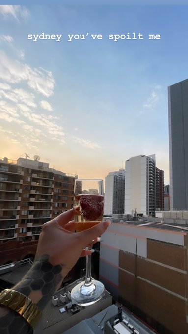 Sydney, you are just spoiling me 🥰  Who&rsquo;s coming to see me tomorrow?  You could be&hellip; 😏 https://t.co/S