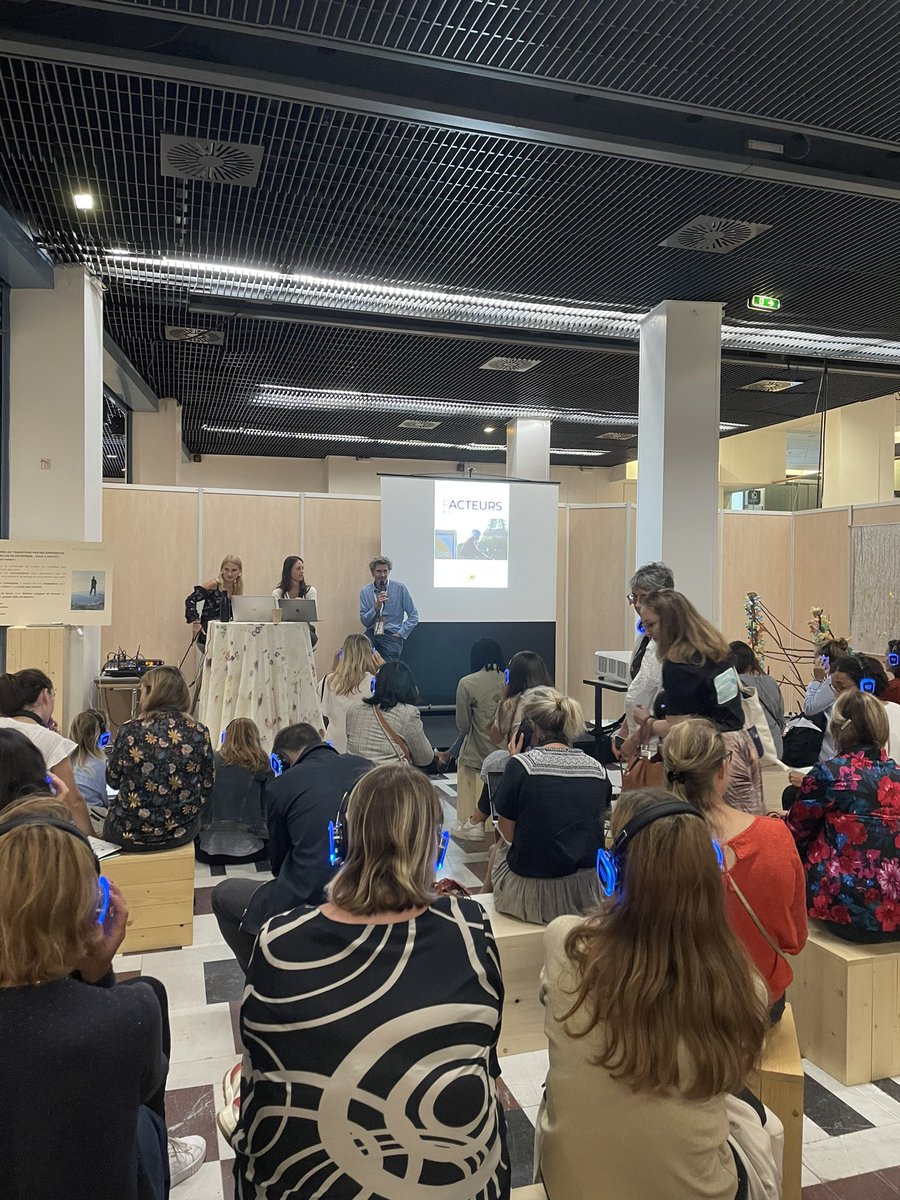 #PRODURABLE 
On attaque l’après-midi par une nouvelle conférence avec <a href="/GroupeLaPoste/">La Poste Groupe</a> pour présenter le film “Facteurs du changement“ - Documentaire co-réalisé avec <a href="/cdion/">Cyril Dion</a> avec Laure Mandaron et Frédéric Bru.