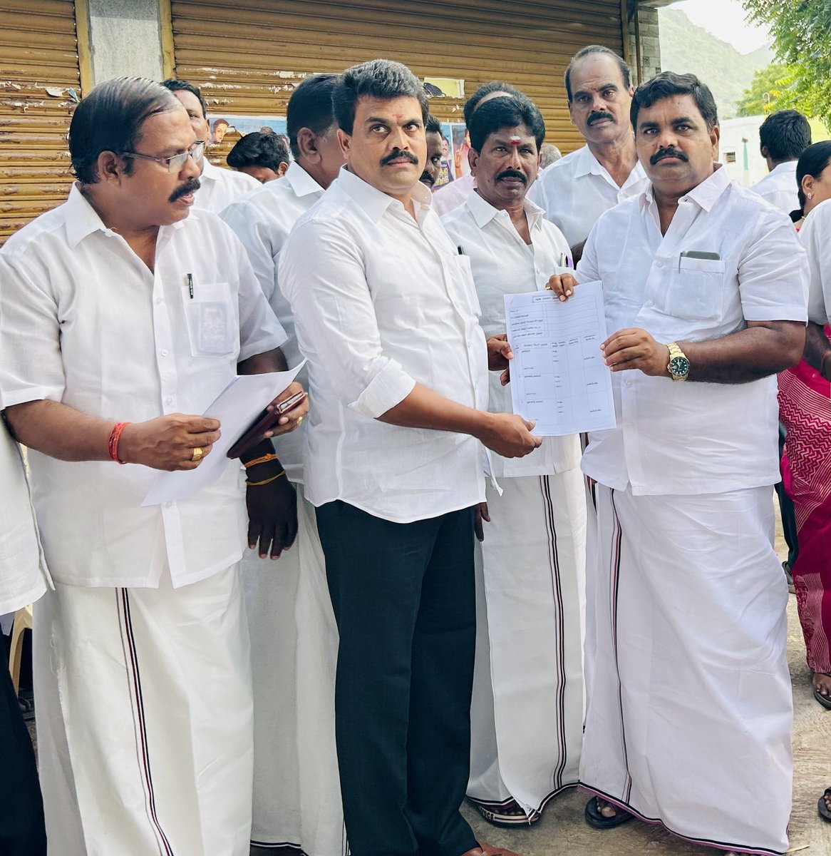 DVelazhaganofl's tweet photo. மகளிர் குழு, இளைஞர் (ம) இளம் பெண்கள் பாசறை குழு, பூத் கமிட்டி அமைத்தல் ஆகியவற்றை விரைந்து முடிப்பது குறித்தும்.. 

பேரறிஞர் பிறந்தது அண்ணா அவர்களின் பிறந்தநாள் முன்னிட்டு தொகுதி கூட்டம் மற்றும் வரும் 15.09.2023 அன்று பேரறிஞர் பெருந்தகை அண்ணா அவர்களின் https://t.co/OG7qJcujKz