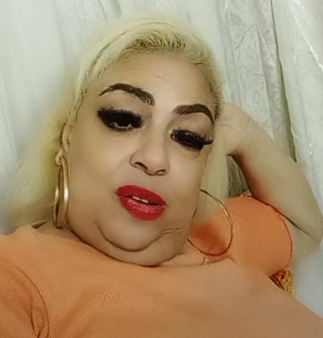 جبتلكم صورة #جرجيره_شرشوحة_تويتر 

قد ايه باين من شكلها انها مره كبيره ووSخه

احنا كمان معانا صور ليكى يا كومبارس المسارح يا كLLLLLبة الريجيسهات 😉🤣