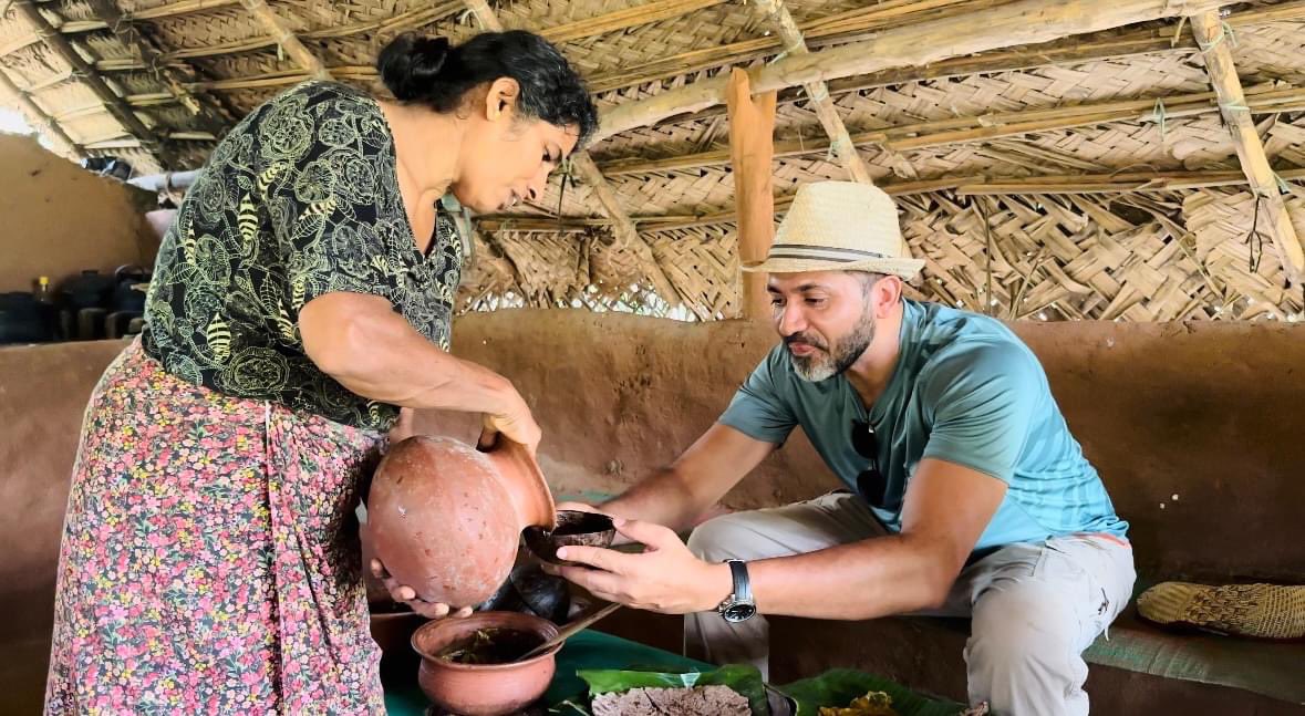 RizaMohamed10's tweet image. Taste of Tradition: Sri Lankan Village Food Experience.❤️ 🇱🇰
youtu.be/mHX1lQIwNkg

 #sigiriyavillage #rizadbcs #villagelife