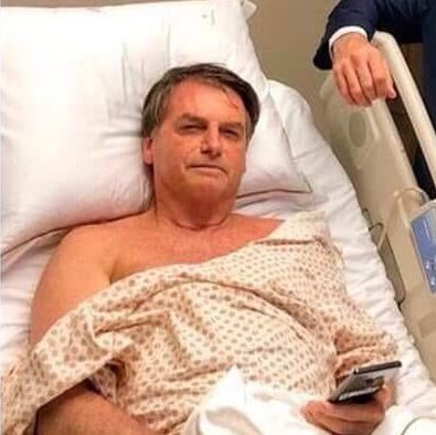 JairBolsonano_'s tweet photo. - Boletim veterinário:

- Jair Bolsonaro encontra-se sedado em recuperação após a extração de 7 hemorróidas, 12 bernes, 51 bichos geográficos, 7 metros de vermes diversos, oxiúros e amputação do pênis

- Em breve novas atualizações sobre o estado de saúde da bactéria  

- 💩🇧🇷👍 https://t.co/6YUvCHTILv