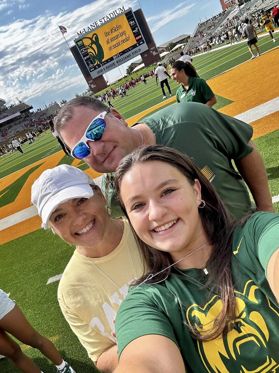OBuettner33's tweet photo. BEARly getting started…SIC’EM!!!
💚🐻💛 
#SicEm #committed #BUettner
@BaylorSoftball @BUMoore @BUcoachNewman @coach_diaz22 @JohniganSteve @dprice377 

@dtitanssoftball @DRyansoftball 
@Coach_Buettner https://t.co/vGlGT6sVHG
