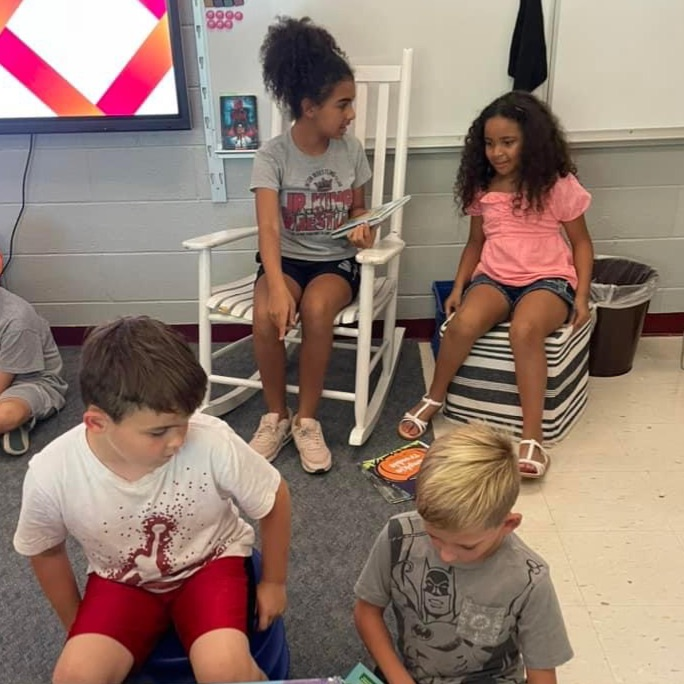 clinton_schools's tweet photo. Reading Buddies
#CCSDStudents https://t.co/52xngMB4pB