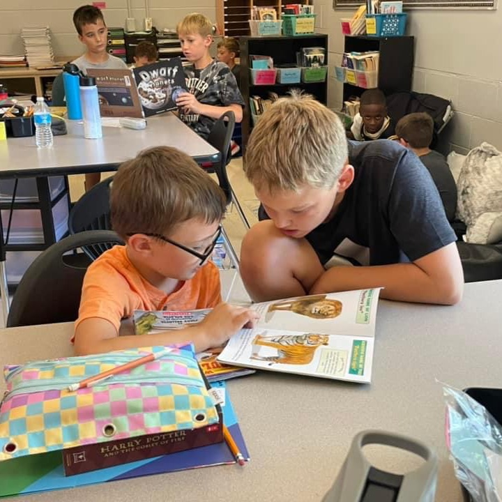 clinton_schools's tweet photo. Reading Buddies
#CCSDStudents https://t.co/52xngMB4pB