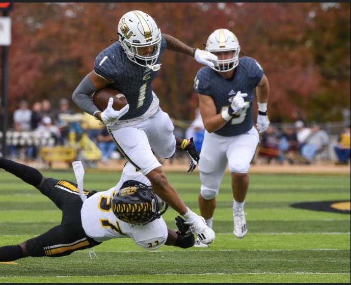 KylenEdwards1's tweet photo. #AGTG After a great conversation with @CoachGHiggins I am blessed to receive a offer from Emporia state University #Stingersup https://t.co/AVYNeoAVfp