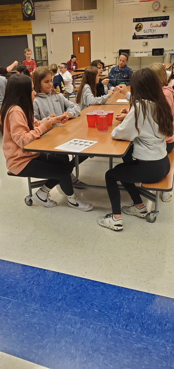 Mrs_Henry_class's tweet photo. 8 Blue Team Activity! @beachmiddle https://t.co/3bQzK6u7Ox