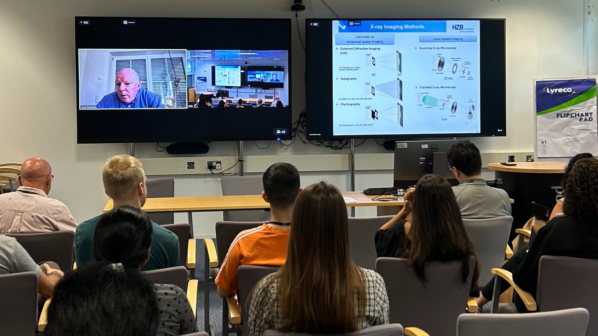 Live from our Soft X-ray #Tomography Workshop, a fantastic talk from Gerd Schneider of @HZBde, speaking on SXT Theory & a Historical Perspective @B24Light