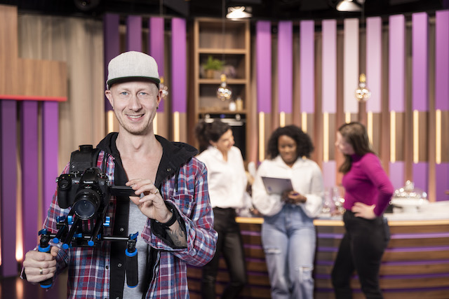 EOvacatures's tweet photo. #Nieuwe #vacature in het team ‘Zingen en Bidden’.
Je kunt al je #social talent inzetten voor programma’s zoals Nederland zingt en de Muzikale Fruitmand! 
#EO #NZ 
https://t.co/yKkfPcQU0t https://t.co/uyGjgbBSAt