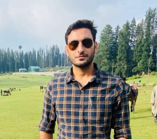 Srinagar Police remembers our Martyr Probationary SI Arshid Mir who attained martyrdom 2 years ago in a terrorist attack. His Sacrifice keeps motivating us to work with more zeal against terrorism &amp; all its sympathisers.