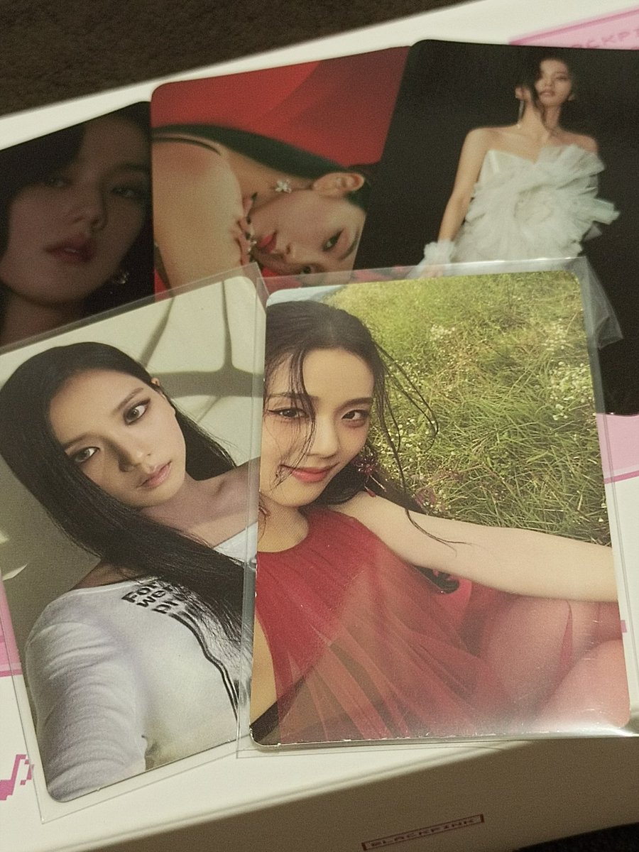 bpmarupokpak's tweet photo. 🛍️ - #kofisales 
wts lfb blackpink photocard ph

- 280 set 
- no rush shipping
- minimal flaw (on thread)
- rcbyt

🏷️jisoo pob me album red black version ktown https://t.co/T5OjHt8kQC