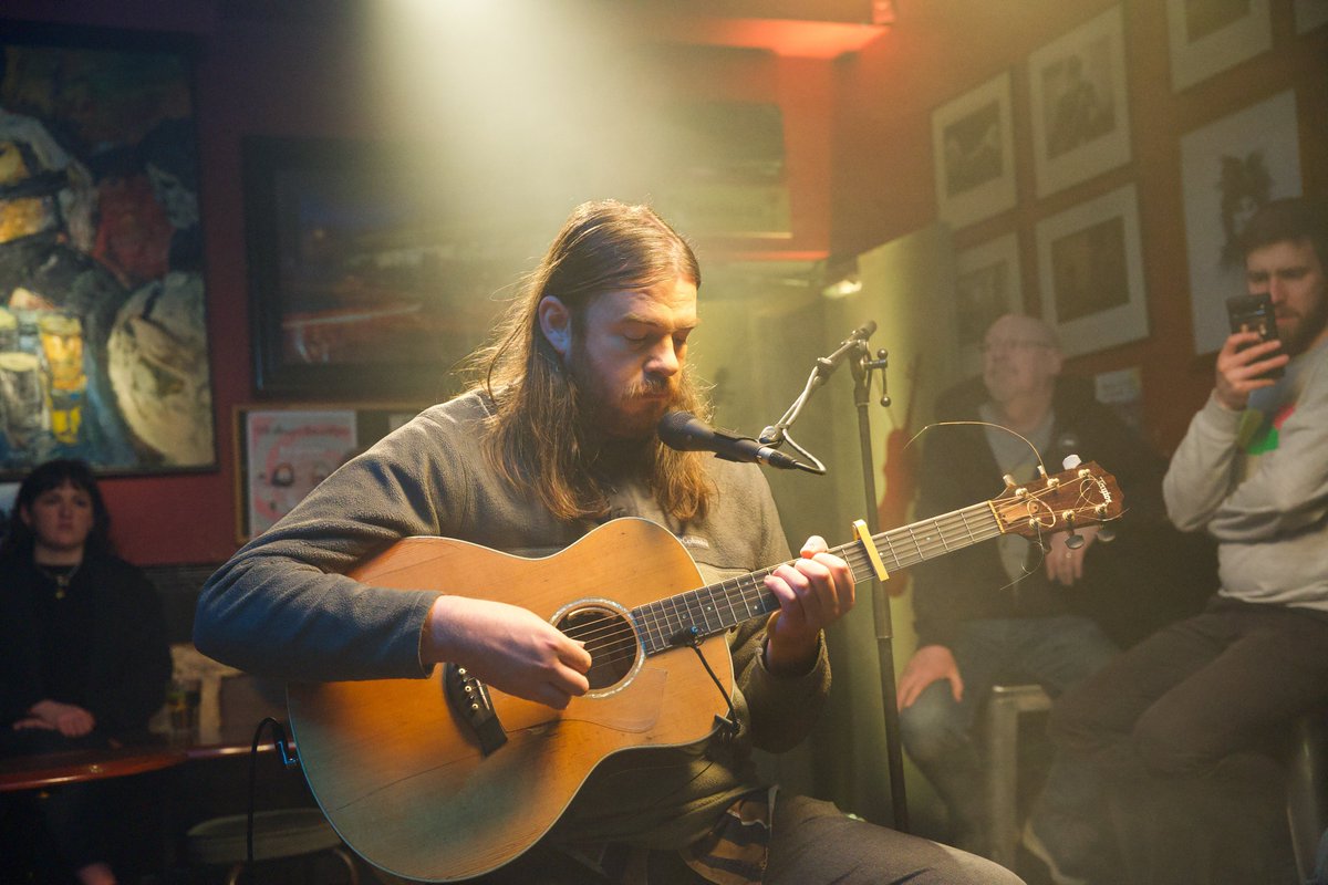 Seisiún tweet media