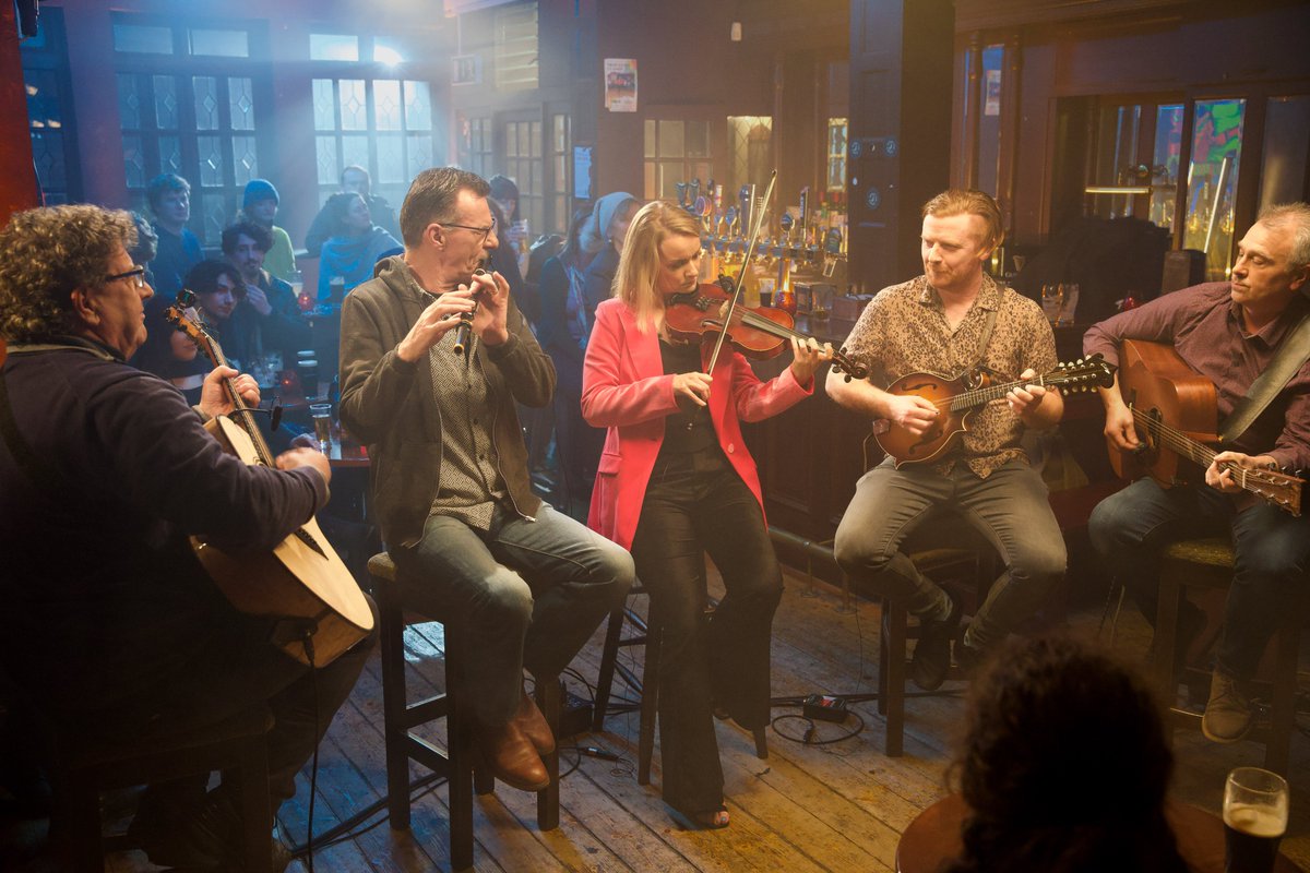 Seisiún tweet media