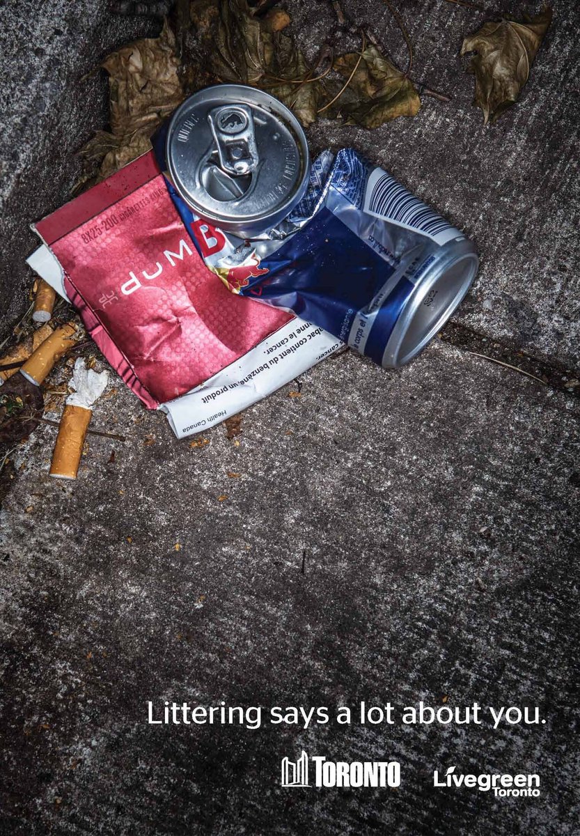 creapills's tweet photo. "Les déchets en disent long sur vous" - Campagne puissante et maligne de la ville de Toronto pour des rues propres 🚮 https://t.co/DmTUY0laAf