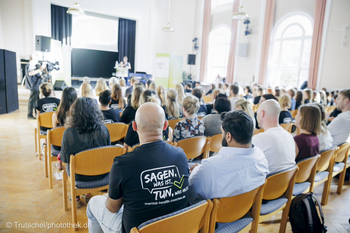 BMBFSFJ's tweet photo. Jugendministerin @lisapaus hat heute den Startschuss für die "Mental Health Coaches" gegeben:

"Mit den #MentalHealthCoaches bringen wir präventive Angebote zur Stärkung der Resilienz und der mentalen Gesundheit in die Lebenswelt von Kindern und Jugendlichen – an die Schulen." https://t.co/p0LUIkYltv