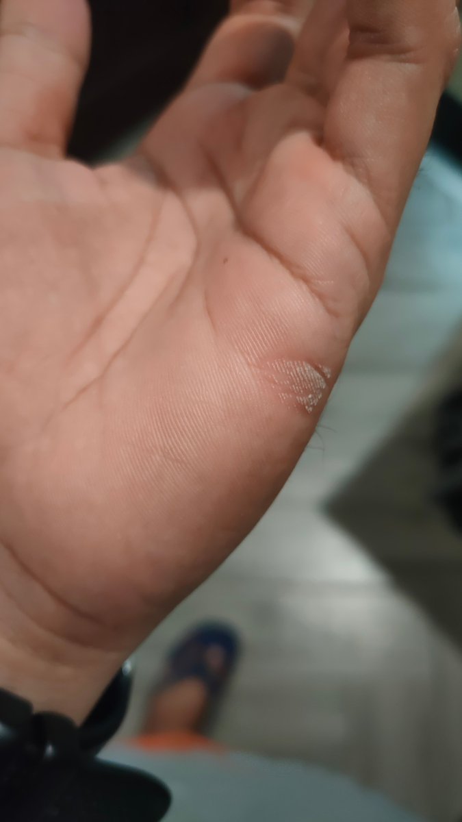 leeanium tweet picture