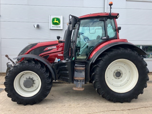 FarolLtd's tweet photo. Amazing savings on our used Valtra T214 2018, down from £77,750 to £69,950. Visit the link below to find out more!
💻 https://t.co/e5TdaPgXYd
#FarolLtd #UsedStock #Machinery https://t.co/DKZLCBp4iN