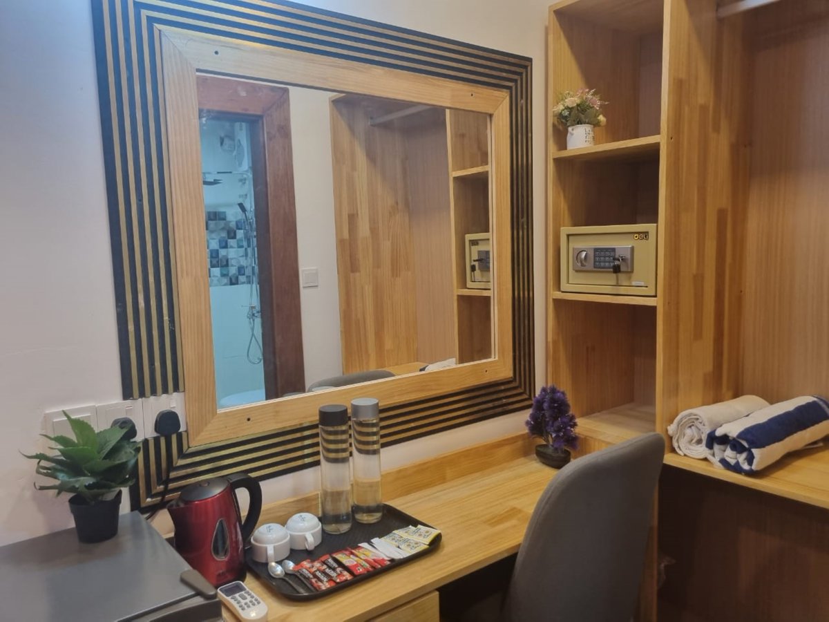 BatutaSurf's tweet photo. BATUTA MALDIVES INN - LUXURY STAY IN AFFORDABLE PRICE #batutamaldives #thulusdhoo #maldives #thulusdhooisland #maldivestravel #maldivesbeach #MALDIVES2023 #maldiveshotels #thulusdhoohotel #maldivesholidays #maldiveshoneymoonpackages #hotelroom #holidays #maldivestour https://t.co/POrsd4NkkU