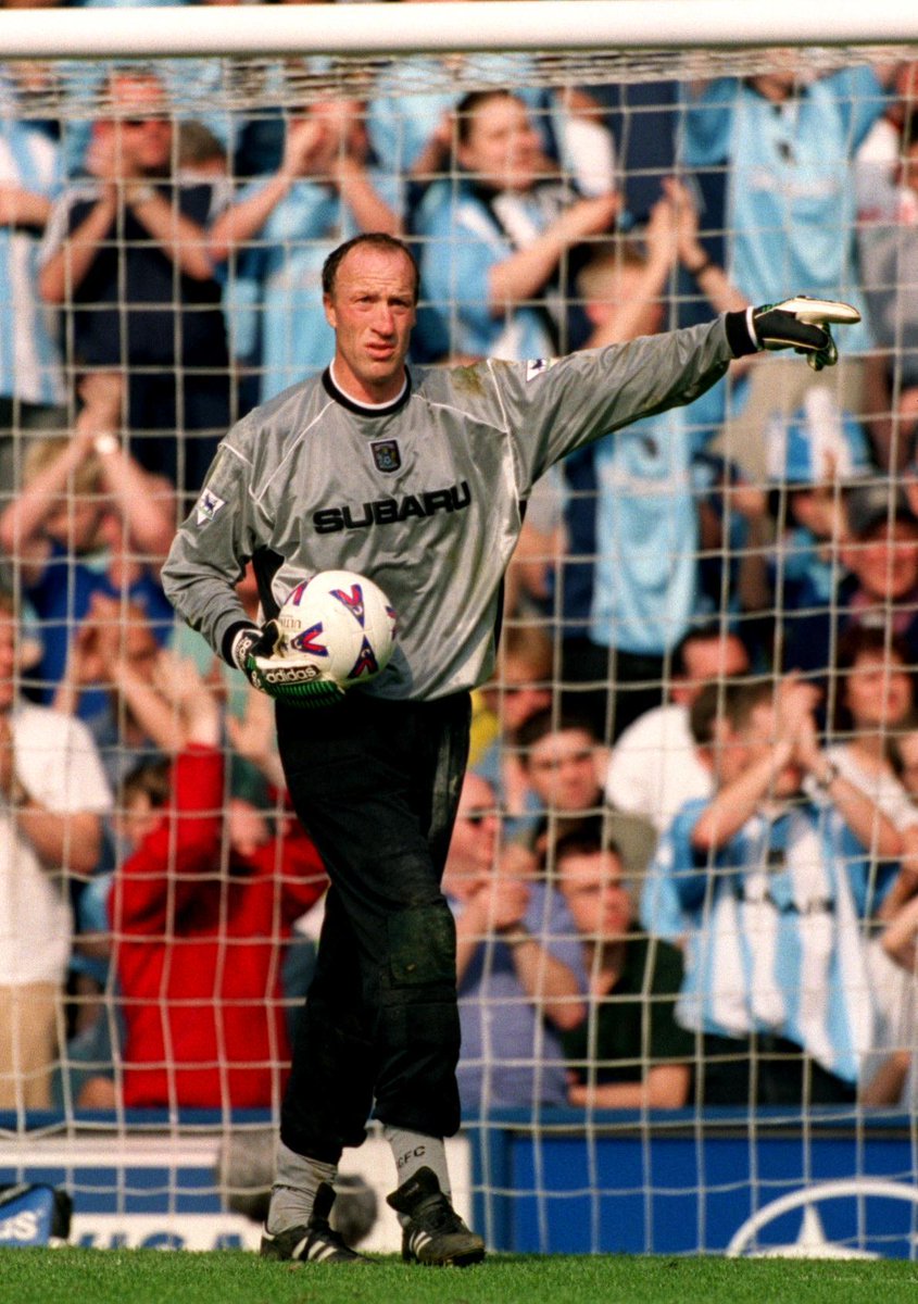 Coventry_City's tweet image. 🎂Happy Birthday Oggy!

Our legendary former keeper and coach, FA Cup winner and record appearance holder is 66 today. #PUSB