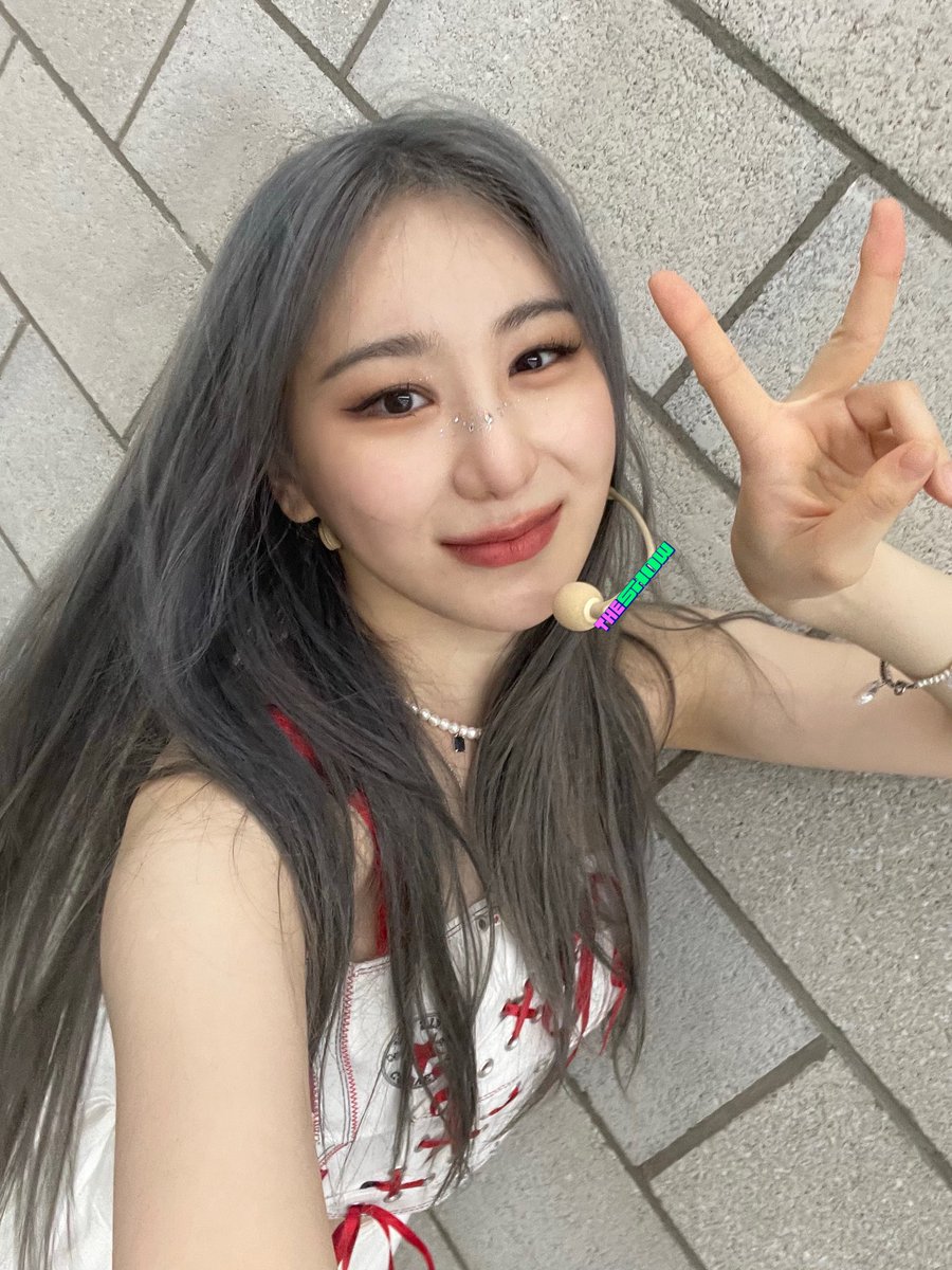 [★EP. 340 THE SHOW CHOICE③]
I always knew she was cute
But recently,
Her cuteness has been driving me crazy
🫶🏻Promise to CHAERISH forever🫶🏻
#LEECHAEYEON #LETS_DANCE #THESHOW <a href="/official_LCY/">이채연(LEE CHAE YEON) Official</a>