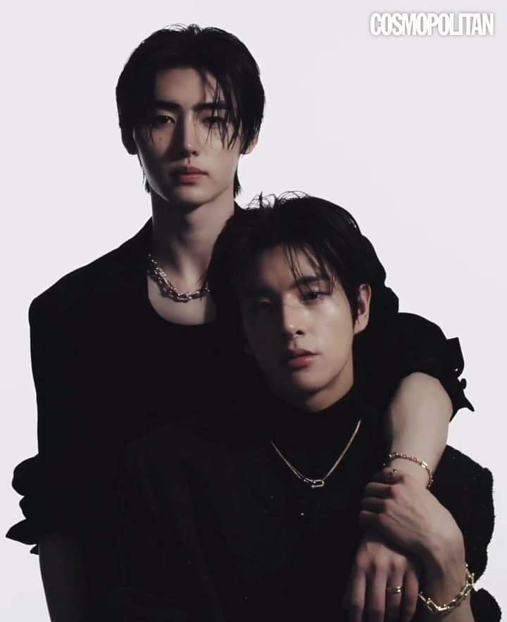 SimVera23's tweet photo. LUXURIOUS JAKEHOON FOR TIFFANY
#JAKEHOONxTiffanyAndCo
#JAKE #SUNGHOON #TiffanyAndCo @ENHYPEN_members https://t.co/5aKObxZ1g2