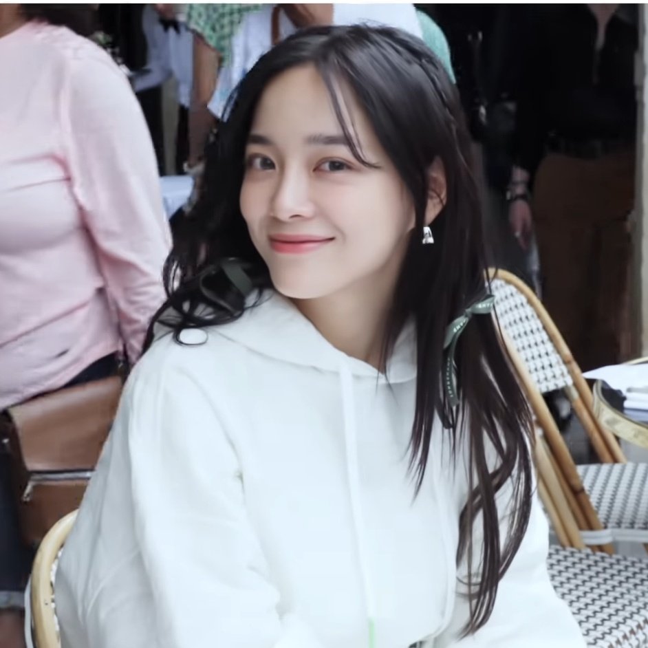 sejeong_kimm's tweet photo. just imagine Sejeong staring at you like this 

#김세정 #KIMSEJEONG #세정 #SEJEONG #If_We_Do #Track_Video https://t.co/ds6ZqIJJGj