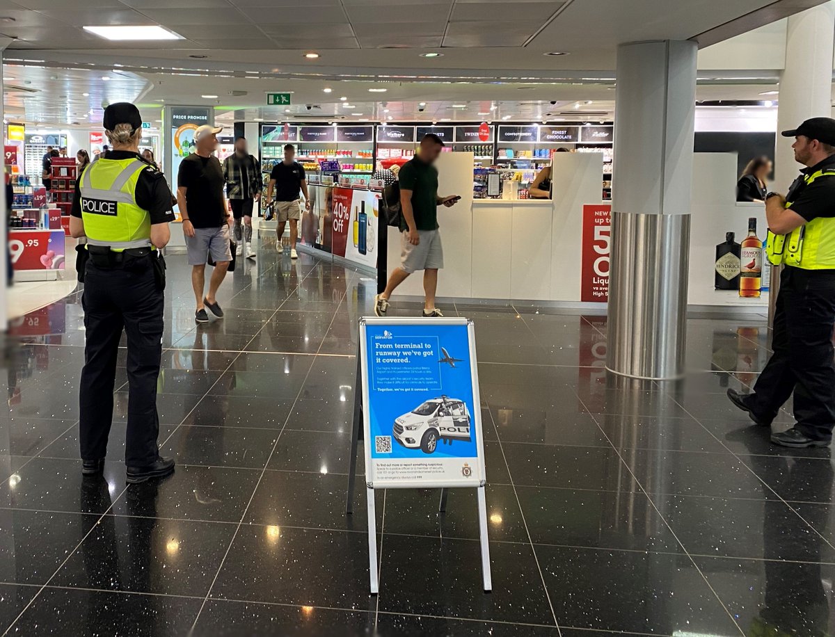 #ProjectServator officers have been conducting deployments and were yesterday speaking with the public at Bristol Airport.

Deployments can happen at any time, ensuring you all have a safe journey.

Want to know more about Project Servator? Further info: orlo.uk/Zvq1W