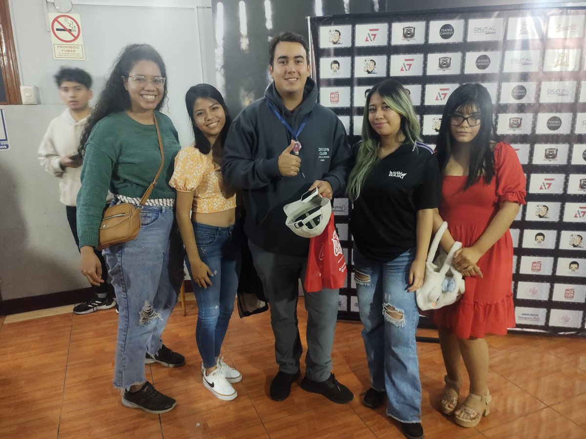 Agradecer también a todos los equipos y comunidades, cosplayers, grupos de música: <a href="/SKCalalas/">SKCalalas</a> <a href="/TeamWaikiGirls/">Waiki Girls</a>  <a href="/charris_pe/">Charrita Peruana</a> y muchos mas personas que asistieron y apoyaron durante el evento