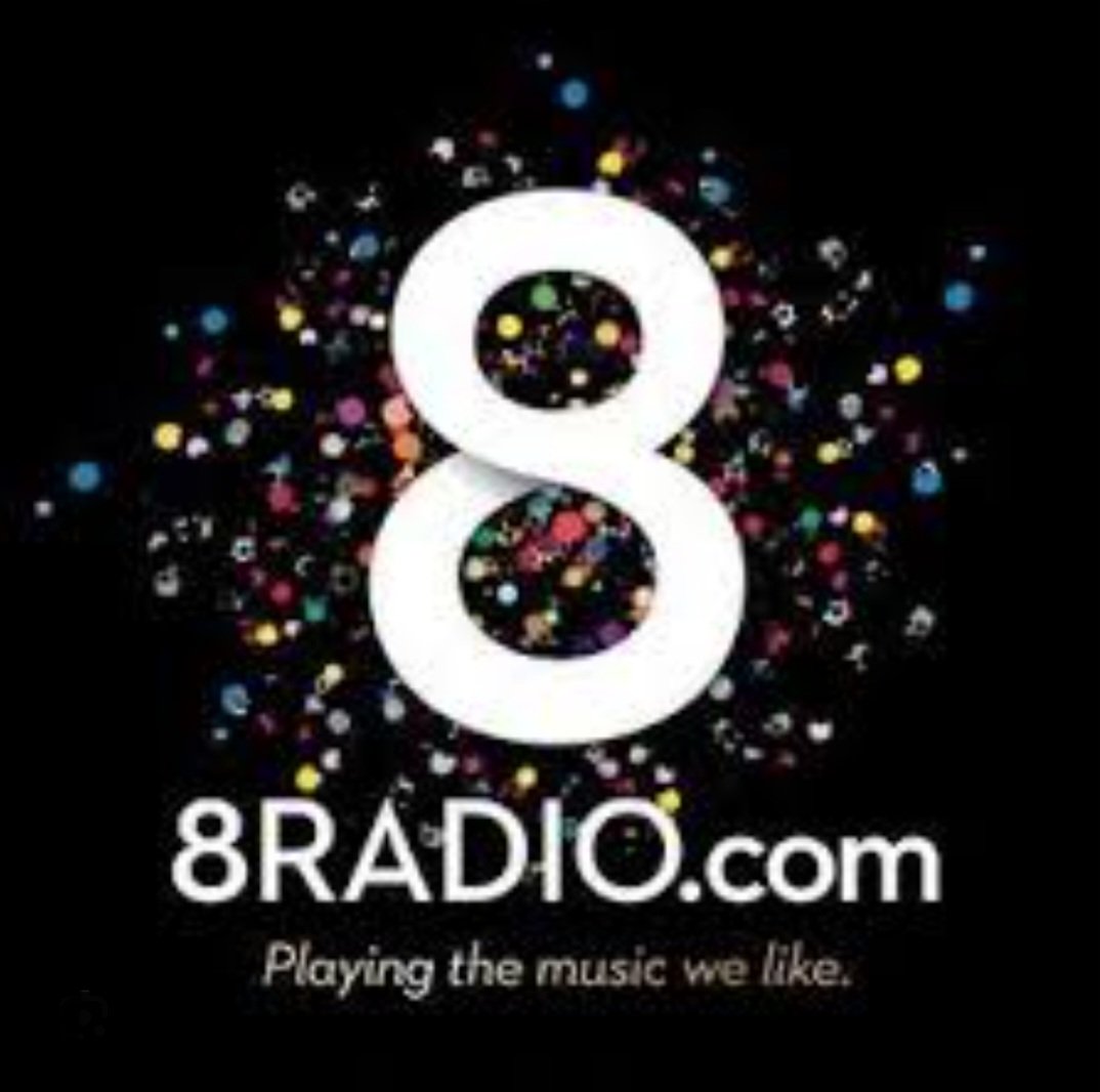 I am on @8RadioIreland from 1-4pm for 8 radio lunchtime playing loads of deadly tunes. You'll get to hear @arloparks @fleetwoodmac @cmatbaby @Weezer @mitskileaks @BellX1 @DeniseChaila @blurofficial @PillowQueens