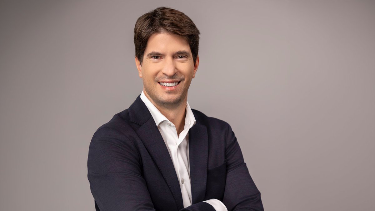 BCNHealthHub's tweet photo. 📣 Tiago Santos, HR professional and #1 HR influencer, has started in a new role in BHH member #Mindgram as a Chief Impact Officer. He aims to accelerate innovation in Mindgram’s comprehensive solutions around mental health & well-being. Read more here 👉 https://t.co/t3jmrm1M60 https://t.co/Cwf4Ab91cL