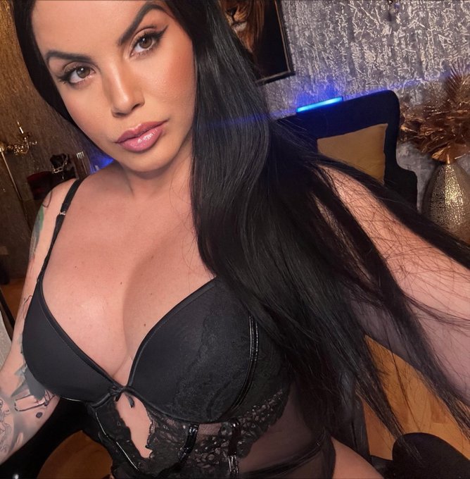 ka-ching - read all about it >> https://t.co/NDpvdahjin https://t.co/ljOmZDEE68<a href="/tag/footfetishqueen"class="tags"><span>#footfetishqueen</span></a>