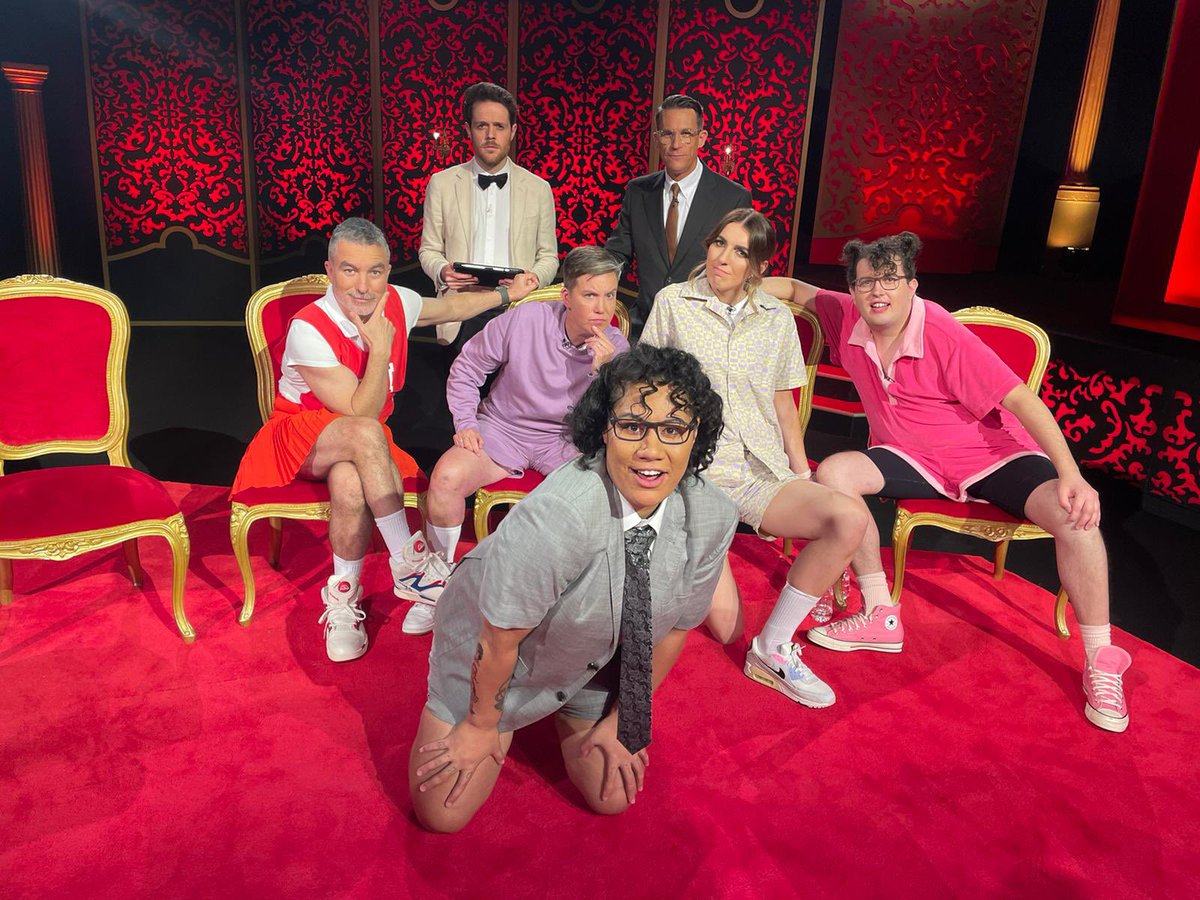 meladoodle's tweet image. I have some very cool lifelong friends. #TaskmasterNZ