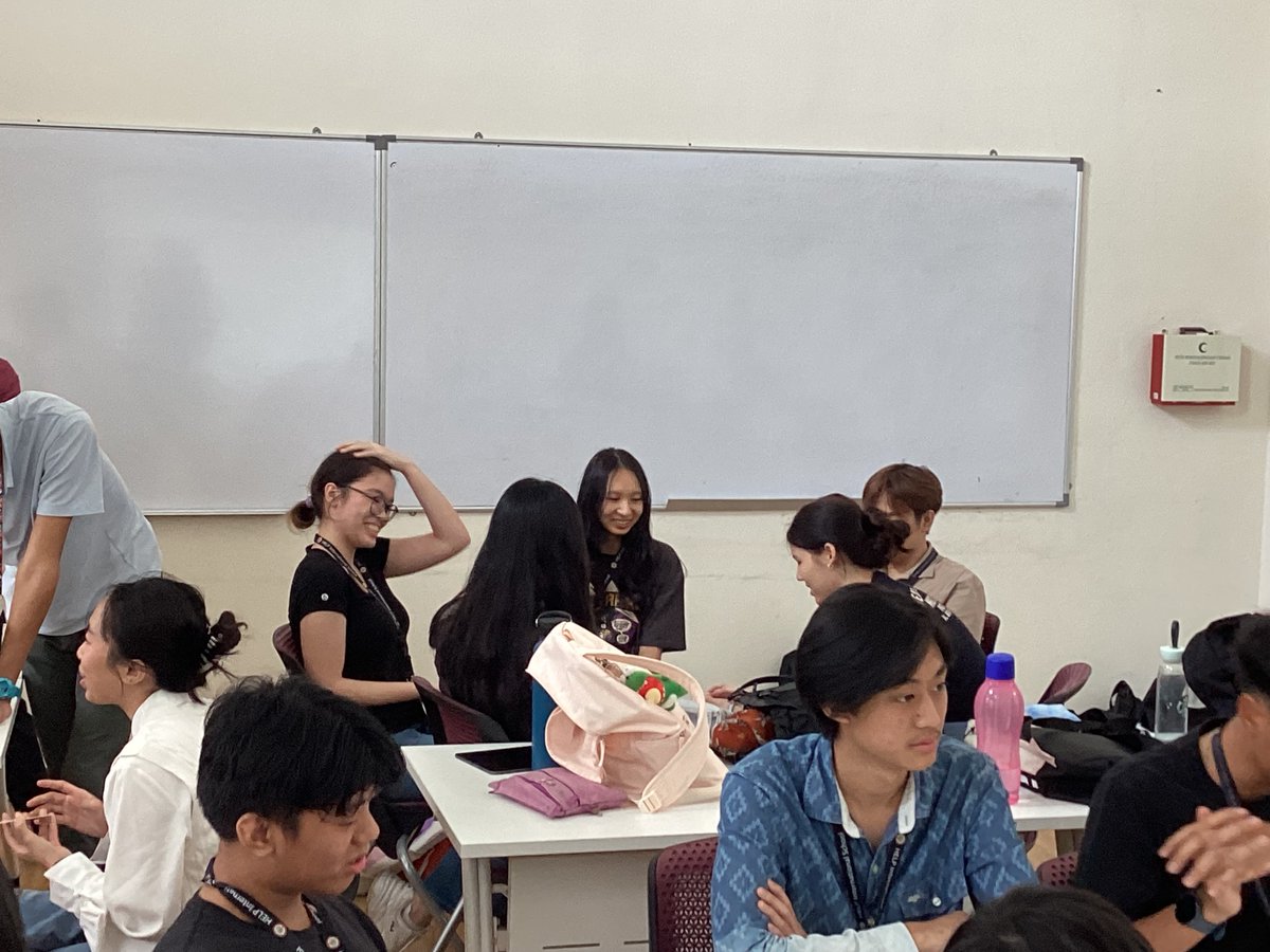 A record number of participants this year for our TEDEdClub. I am inspired by how well the conversations went on today, amazing Leadership Mastery shown by my Y13s, and amazing energy reciprocated by my Y12s! Couldn't be happier today #HIS_Learning <a href="/HELPISKL/">HELP International School</a> <a href="/HISSixthform/">HELP International School SixthForm</a> <a href="/mmeetk/">Manmeet Kaur</a>