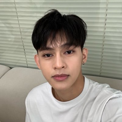 ohsosune's tweet photo. something about new:id boys wearing white is making me feel things https://t.co/gZa5h6hGjc