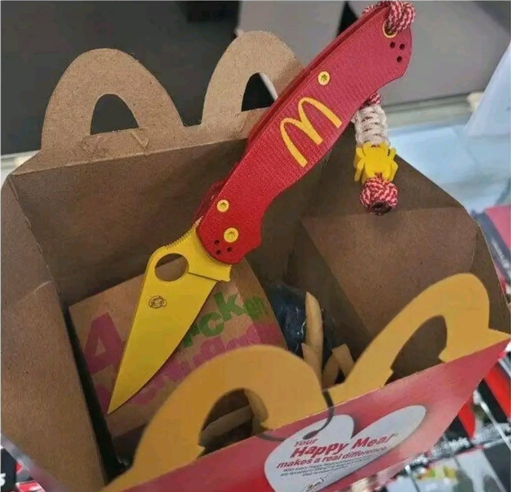 KenkenIsTaken's tweet photo. McDonald's en Barcelona https://t.co/XjMJchdG1y